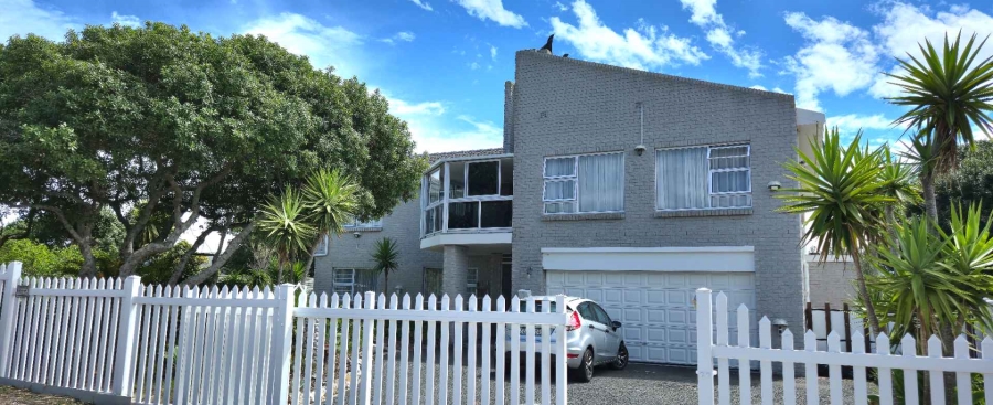 3 Bedroom Property for Sale in Kleinbaai Western Cape